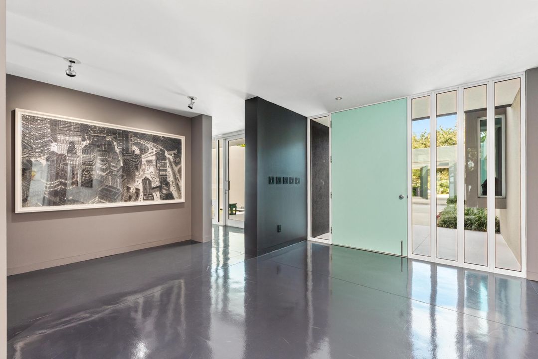 For Sale: $6,495,000 (5 beds, 5 baths, 6678 Square Feet)