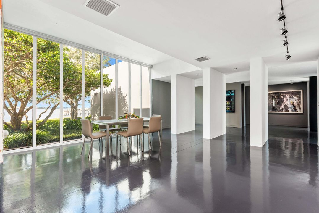 For Sale: $6,495,000 (5 beds, 5 baths, 6678 Square Feet)