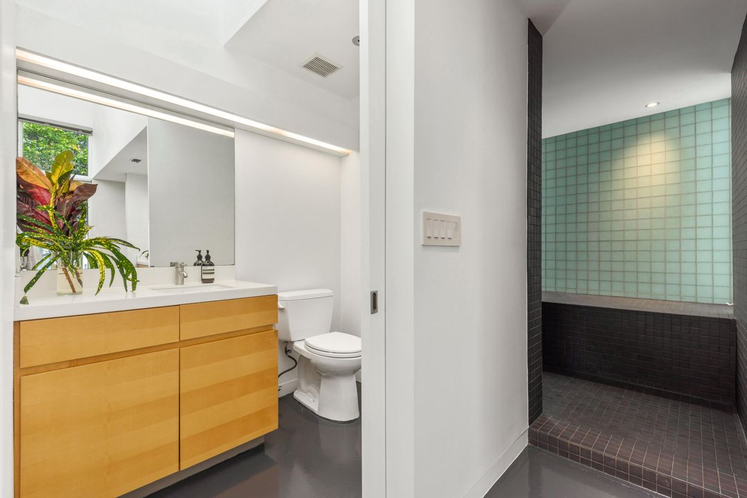 For Sale: $6,495,000 (5 beds, 5 baths, 6678 Square Feet)