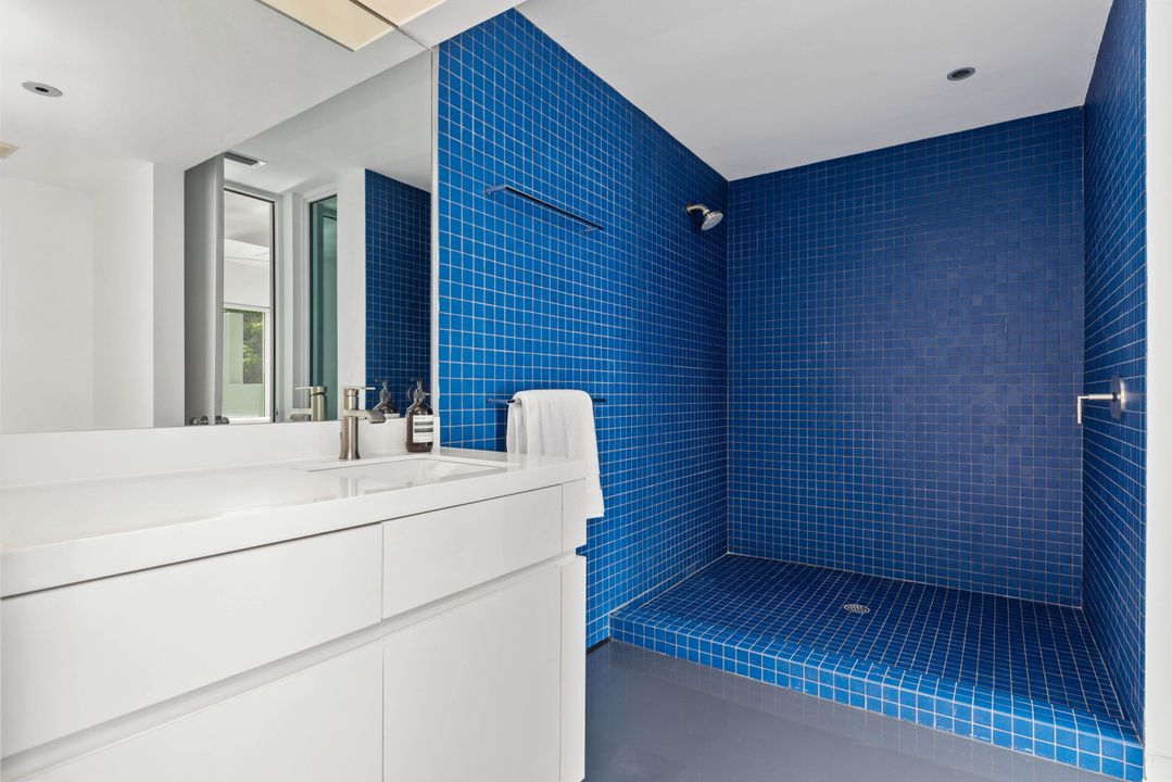 For Sale: $6,495,000 (5 beds, 5 baths, 6678 Square Feet)