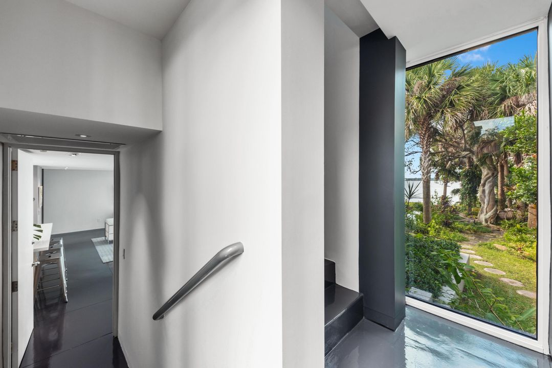 For Sale: $6,495,000 (5 beds, 5 baths, 6678 Square Feet)