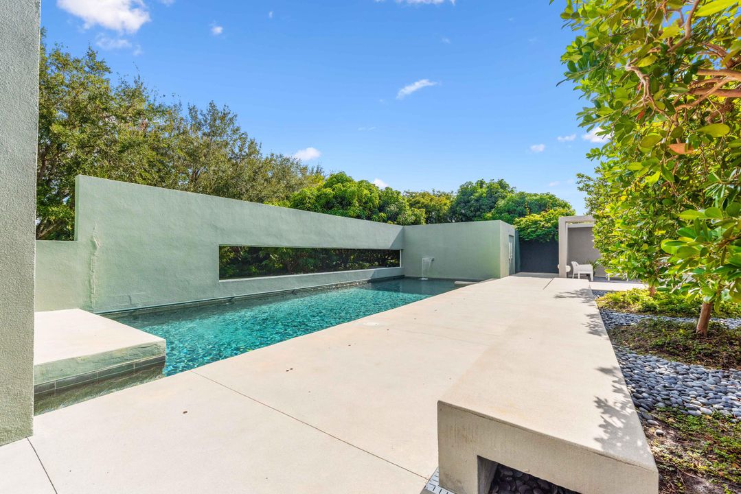 For Sale: $6,495,000 (5 beds, 5 baths, 6678 Square Feet)