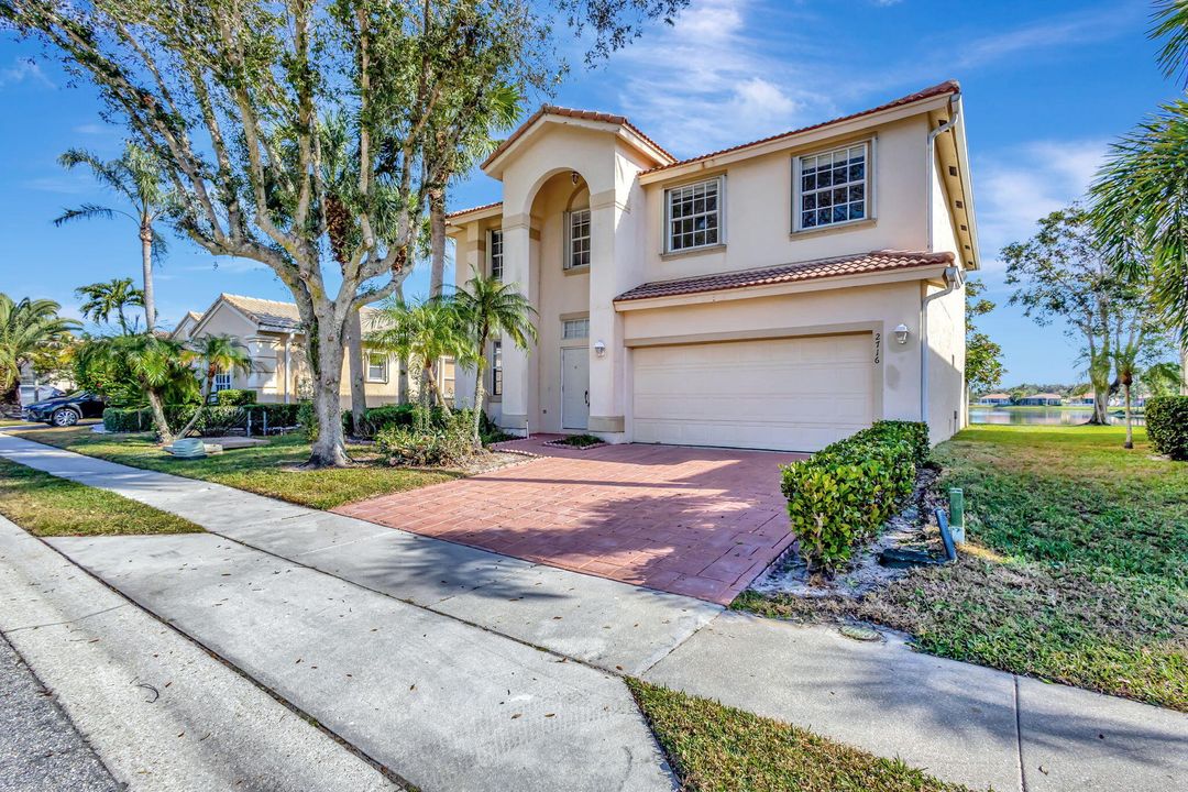 For Rent: $3,900 (5 beds, 3 baths, 2859 Square Feet)