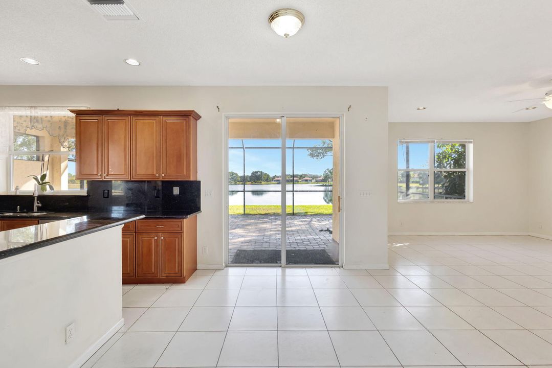 For Rent: $3,900 (5 beds, 3 baths, 2859 Square Feet)