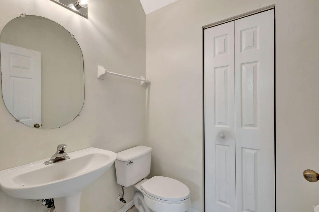 For Rent: $3,900 (5 beds, 3 baths, 2859 Square Feet)