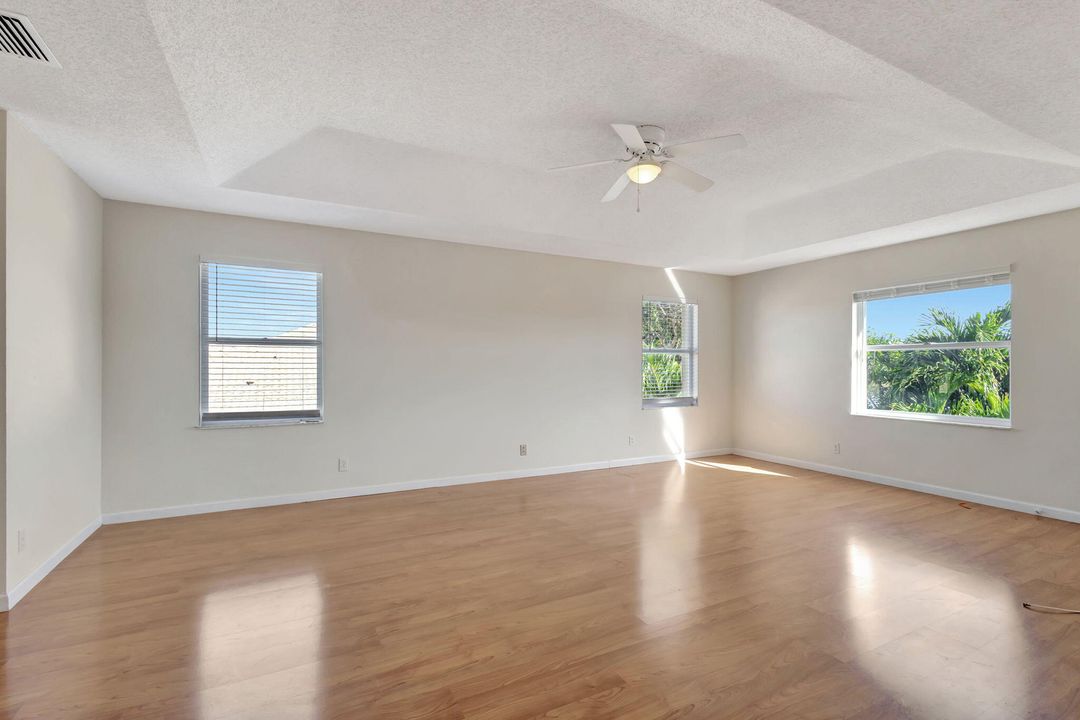 For Rent: $3,900 (5 beds, 3 baths, 2859 Square Feet)