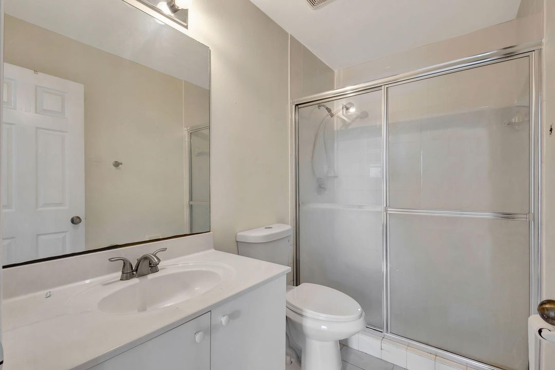 For Rent: $3,900 (5 beds, 3 baths, 2859 Square Feet)