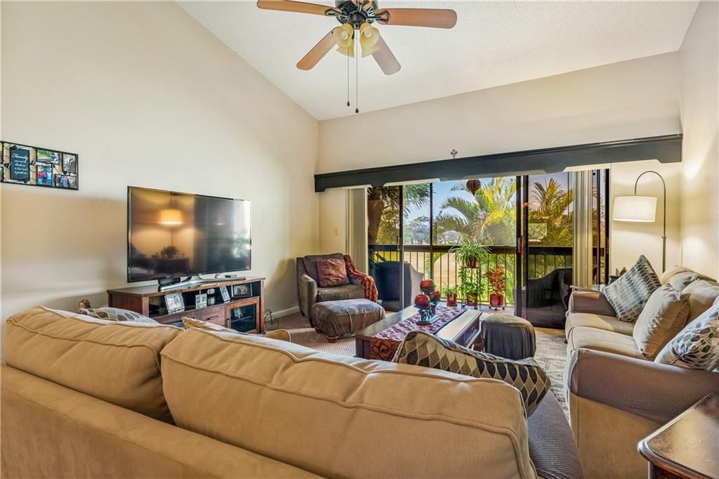 En Venta: $219,900 (2 camas, 2 baños, 1471 Pies cuadrados)