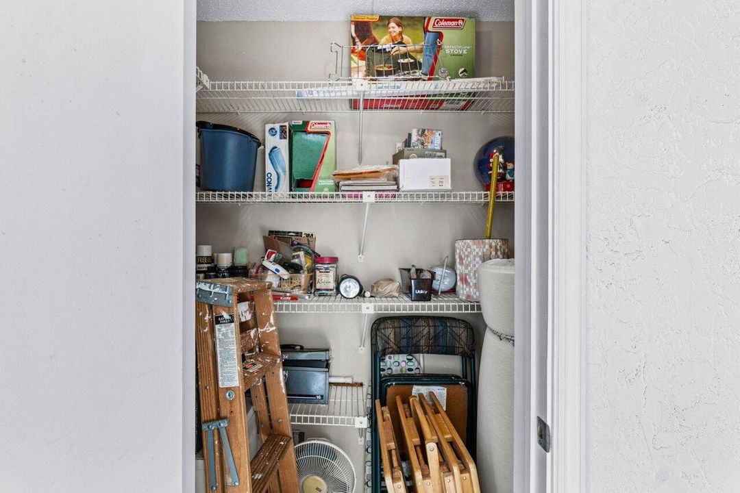 На продажу: $165,000 (2 спален, 2 ванн, 1160 Квадратных фут)