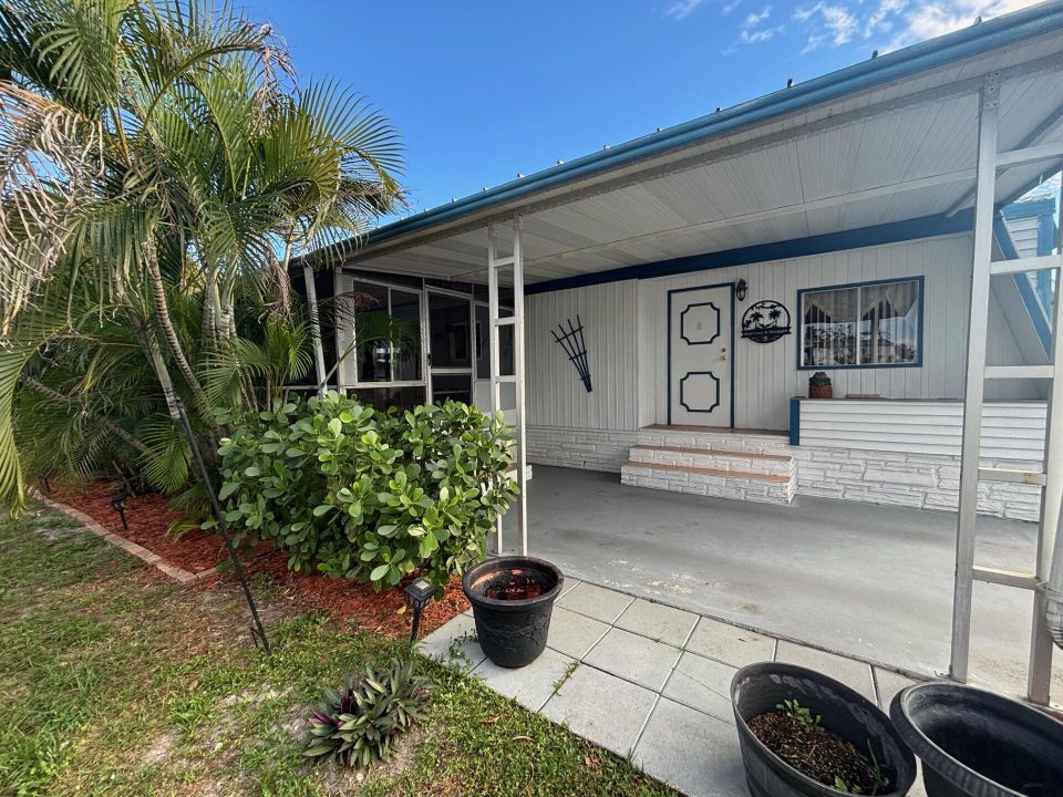 На продажу: $89,900 (2 спален, 2 ванн, 1232 Квадратных фут)