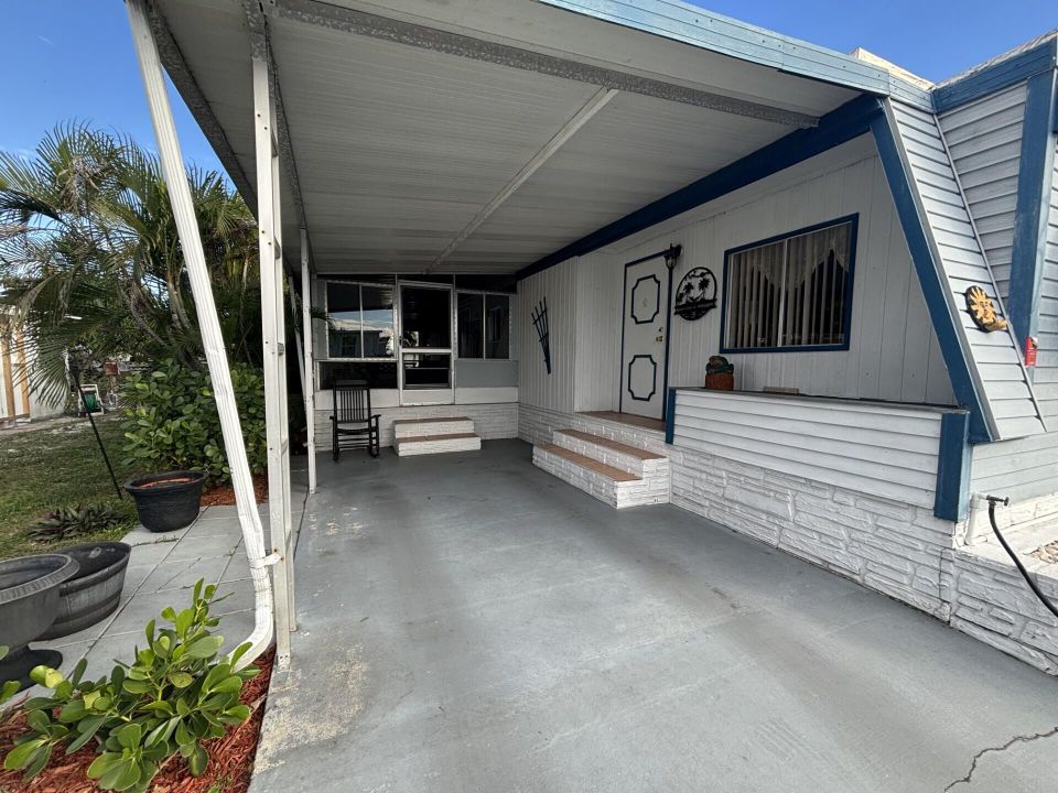 На продажу: $89,900 (2 спален, 2 ванн, 1232 Квадратных фут)