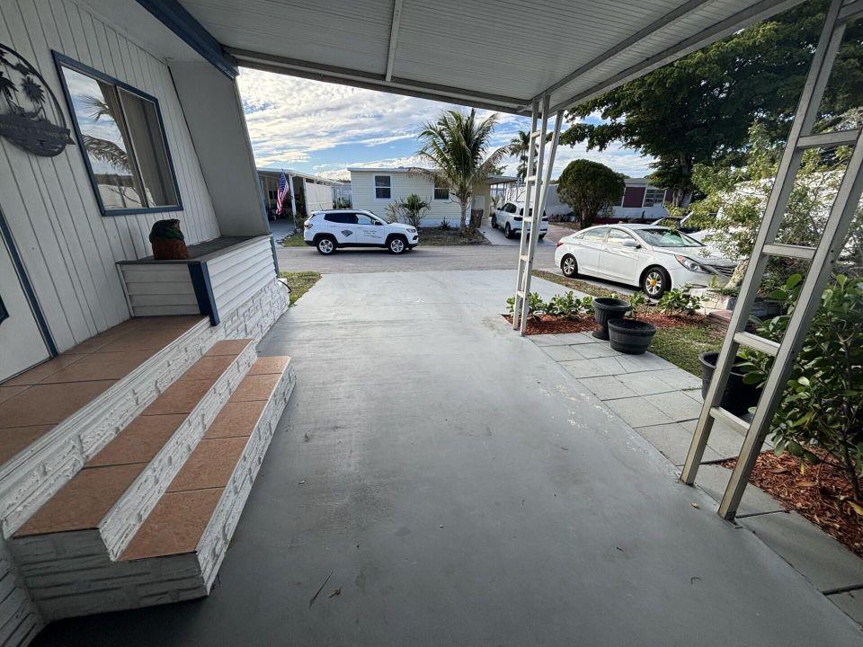 На продажу: $89,900 (2 спален, 2 ванн, 1232 Квадратных фут)