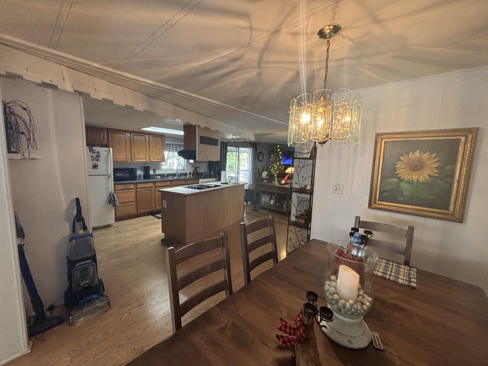 На продажу: $89,900 (2 спален, 2 ванн, 1232 Квадратных фут)