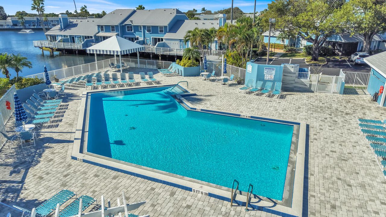 На продажу: $769,000 (2 спален, 2 ванн, 1254 Квадратных фут)