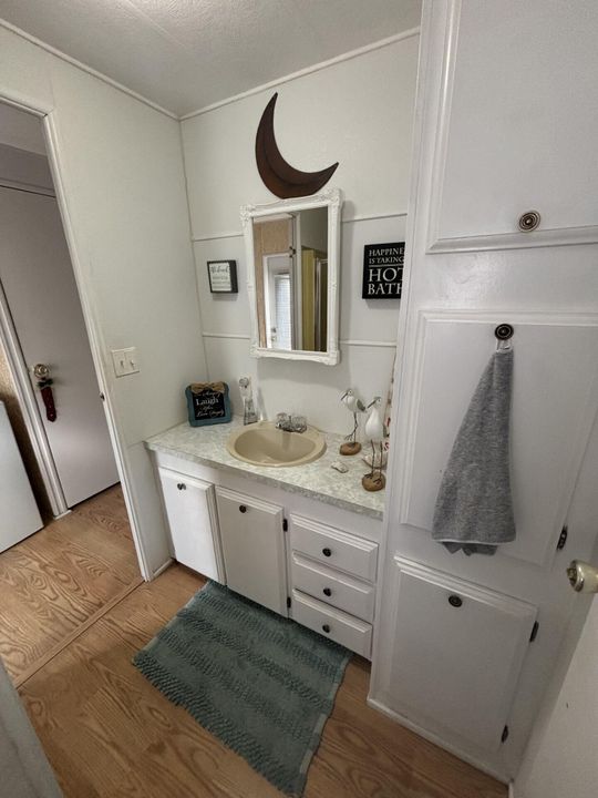 На продажу: $89,900 (2 спален, 2 ванн, 1232 Квадратных фут)