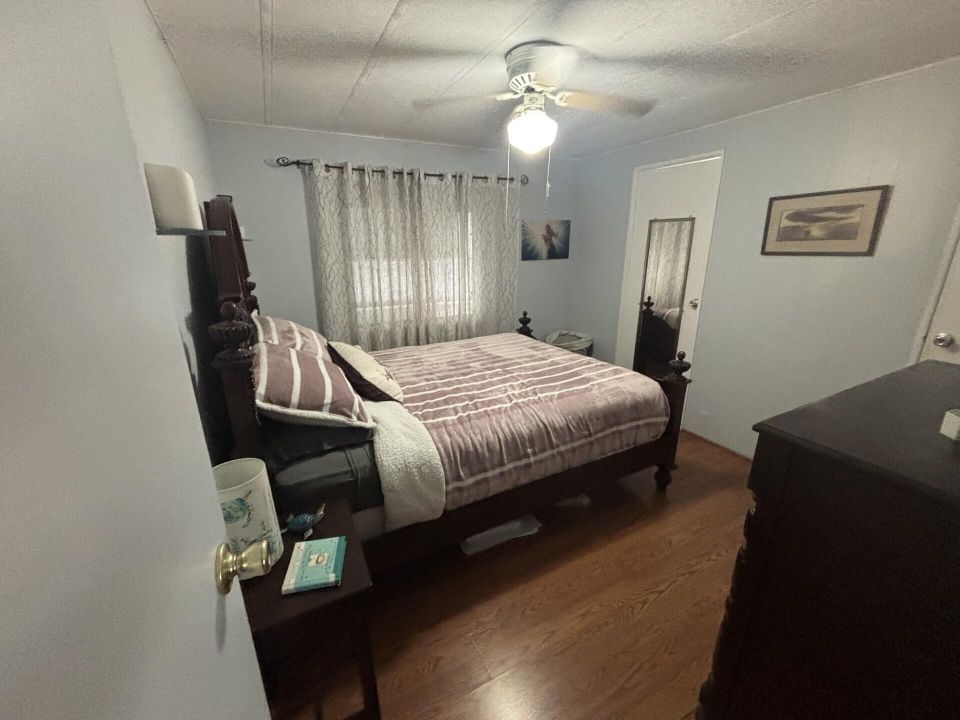 На продажу: $89,900 (2 спален, 2 ванн, 1232 Квадратных фут)