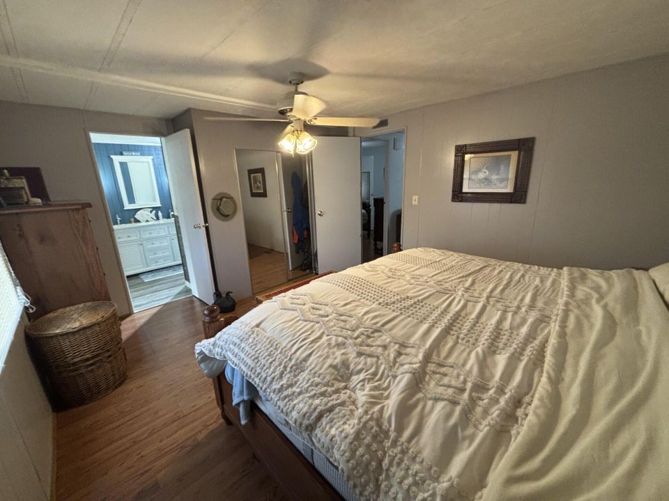 На продажу: $89,900 (2 спален, 2 ванн, 1232 Квадратных фут)