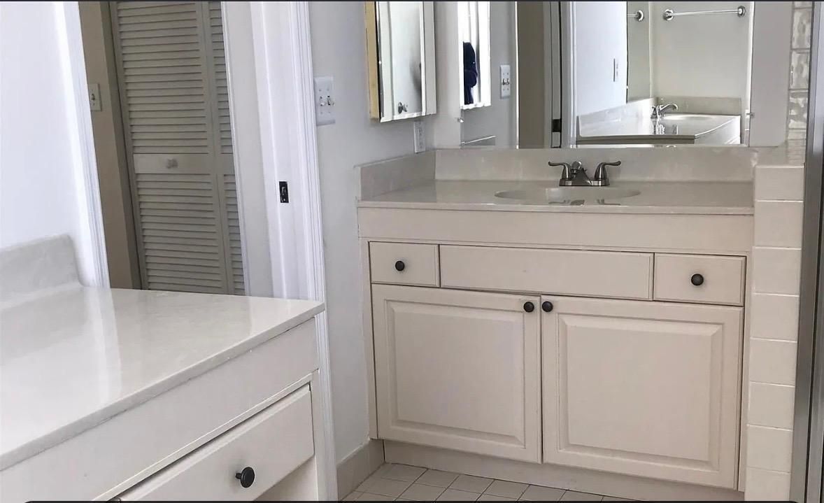 For Rent: $4,350 (4 beds, 2 baths, 2300 Square Feet)