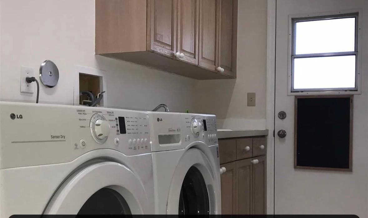 For Rent: $4,350 (4 beds, 2 baths, 2300 Square Feet)