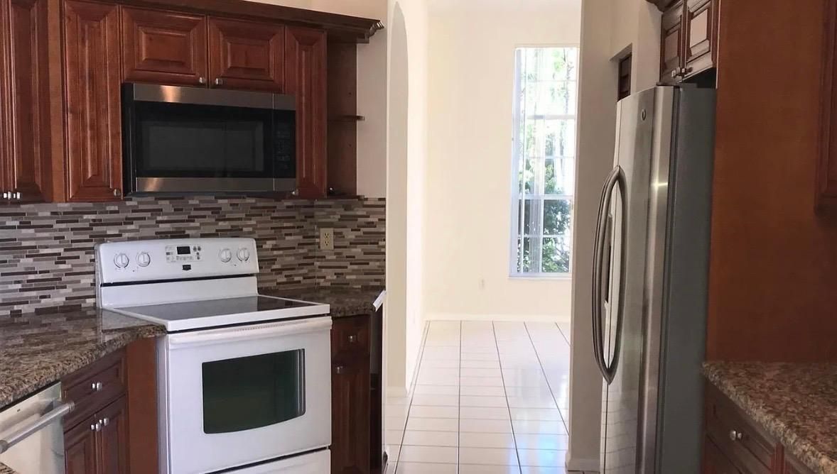 For Rent: $4,350 (4 beds, 2 baths, 2300 Square Feet)