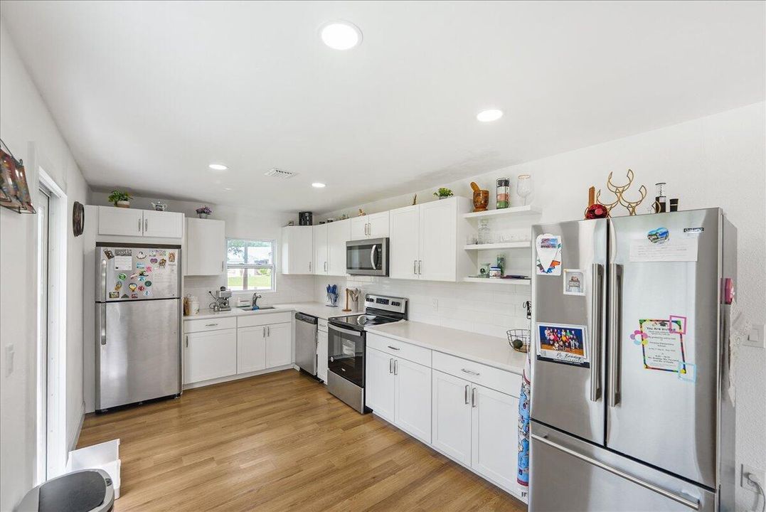 For Sale: $369,900 (4 beds, 2 baths, 1342 Square Feet)