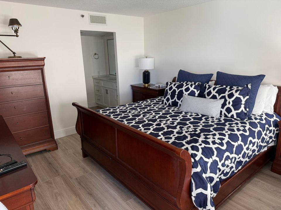 出租: $6,500 (2 贝兹, 2 浴室, 1300 平方英尺)