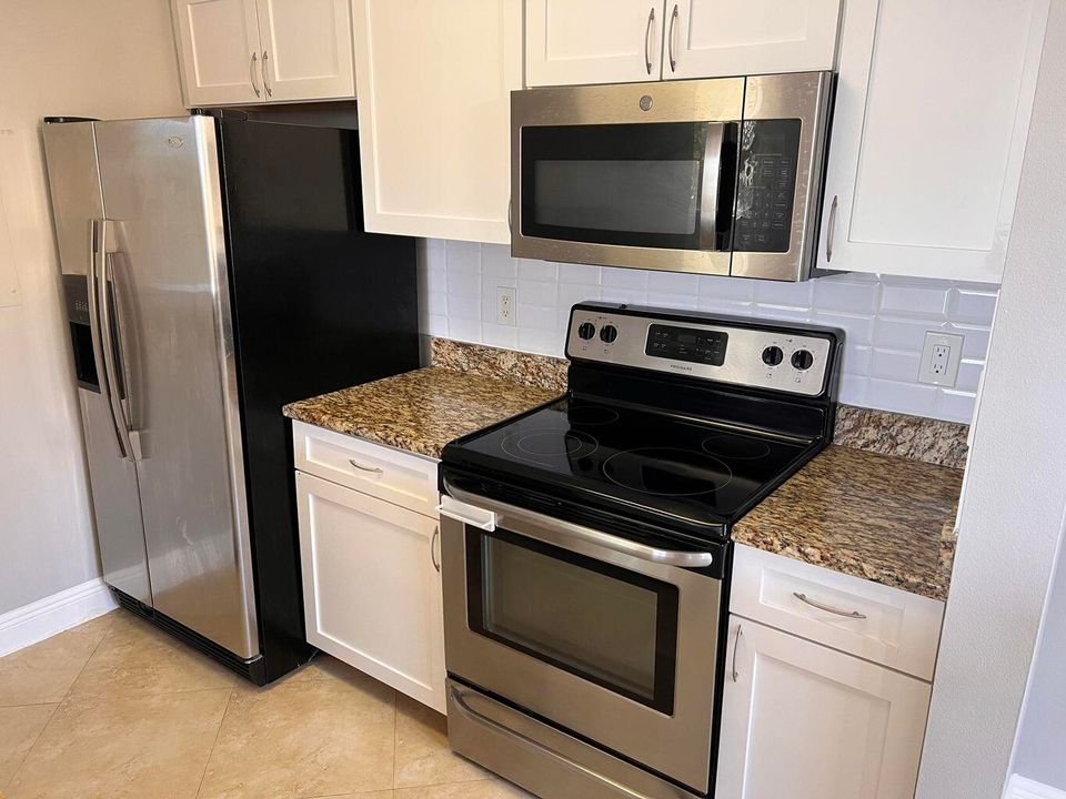 En Venta: $335,000 (2 camas, 1 baños, 935 Pies cuadrados)