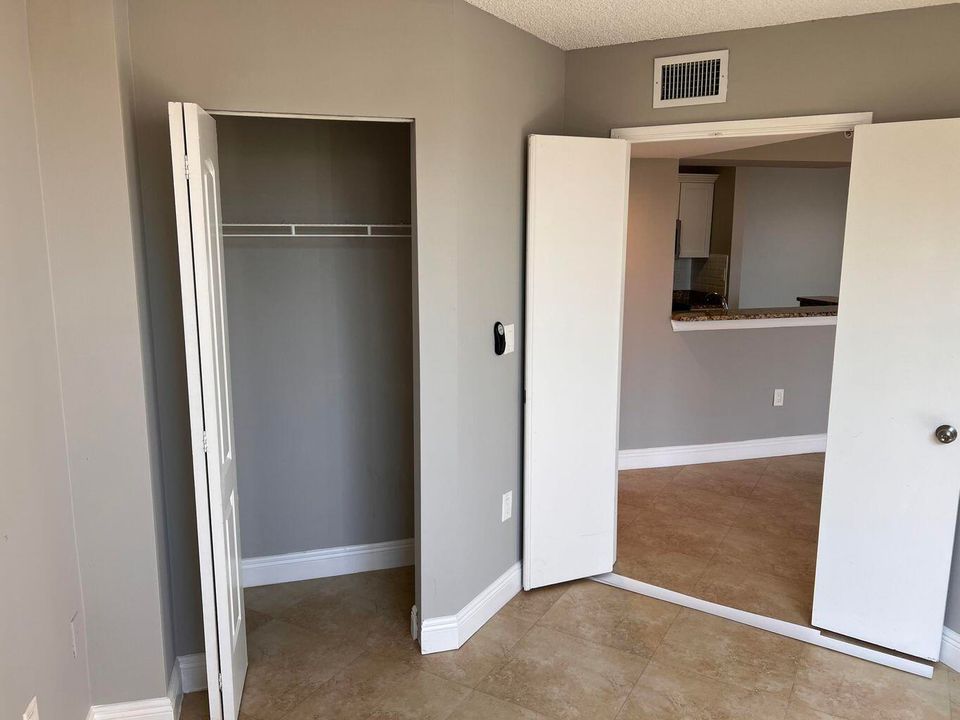 En Venta: $335,000 (2 camas, 1 baños, 935 Pies cuadrados)