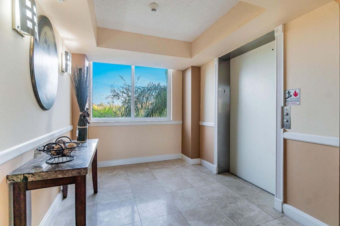 En Venta: $335,000 (2 camas, 1 baños, 935 Pies cuadrados)