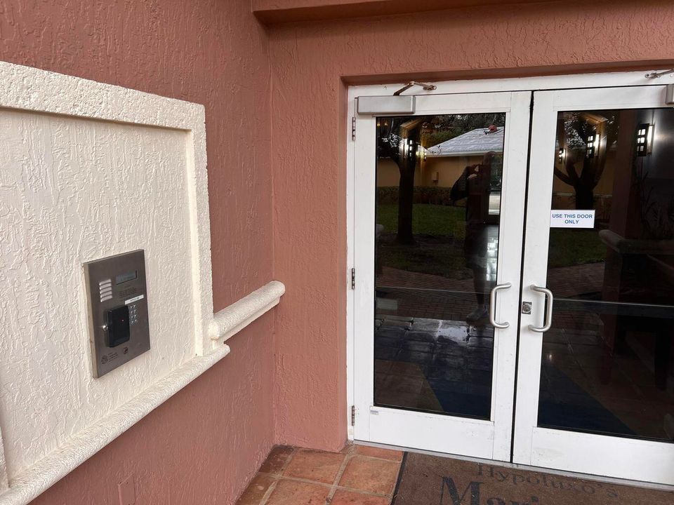 En Venta: $335,000 (2 camas, 1 baños, 935 Pies cuadrados)