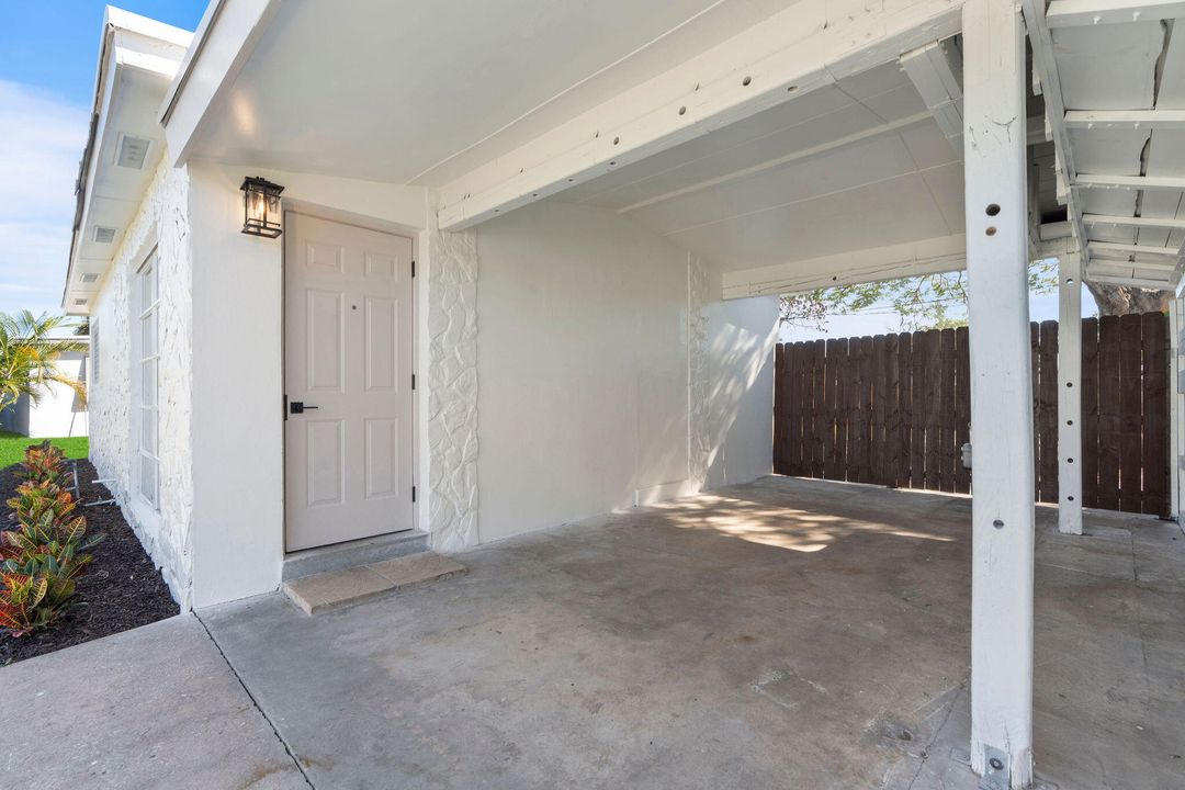 For Sale: $449,000 (2 beds, 1 baths, 950 Square Feet)