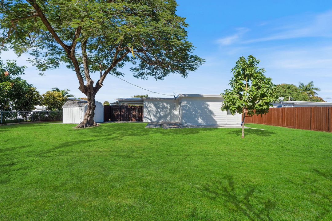 For Sale: $449,000 (2 beds, 1 baths, 950 Square Feet)