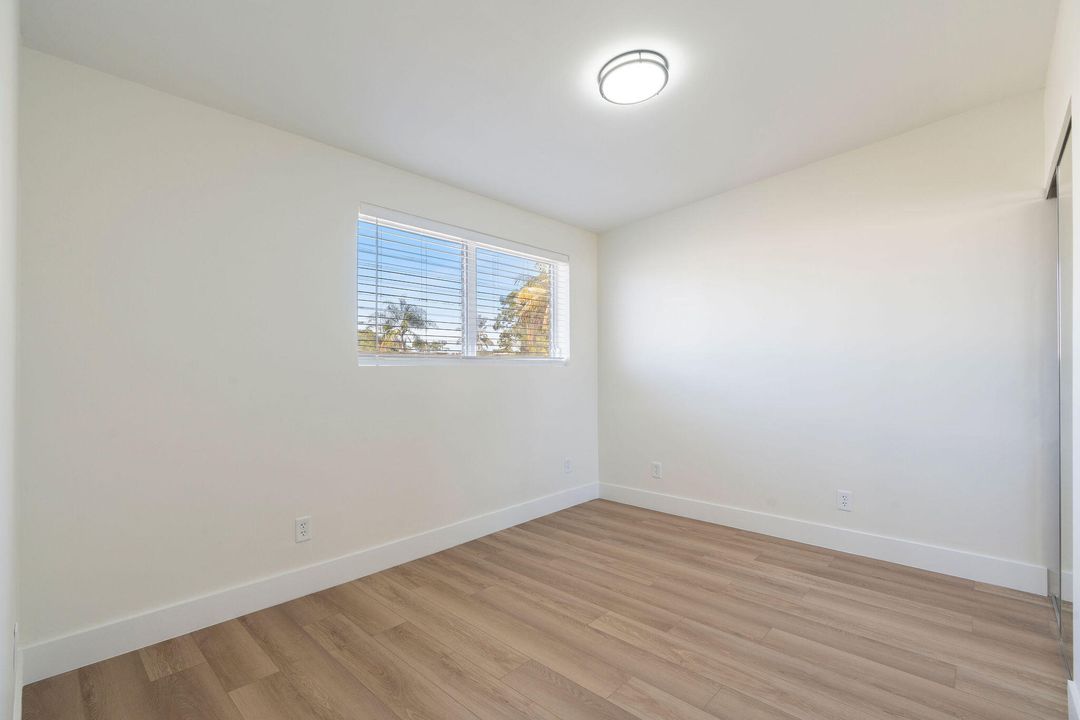 For Sale: $449,000 (2 beds, 1 baths, 950 Square Feet)