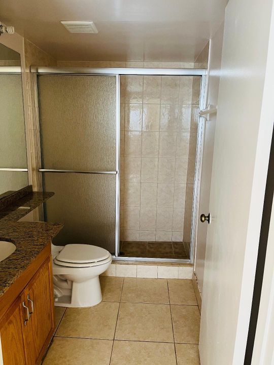 For Rent: $2,200 (2 beds, 2 baths, 1136 Square Feet)