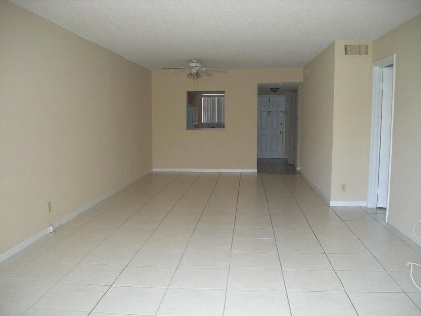 For Rent: $2,200 (2 beds, 2 baths, 1136 Square Feet)