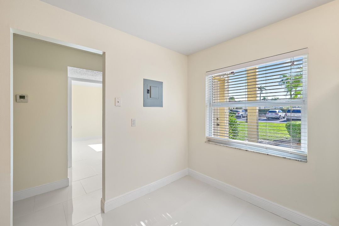 For Sale: $372,500 (2 beds, 2 baths, 1000 Square Feet)