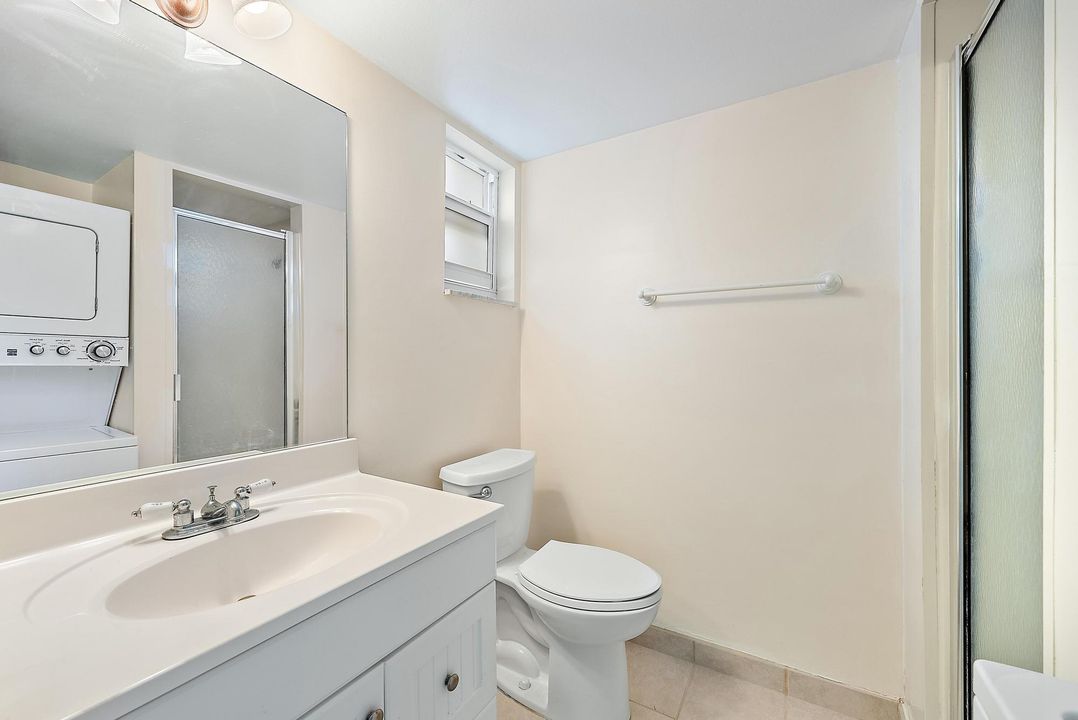 For Sale: $372,500 (2 beds, 2 baths, 1000 Square Feet)