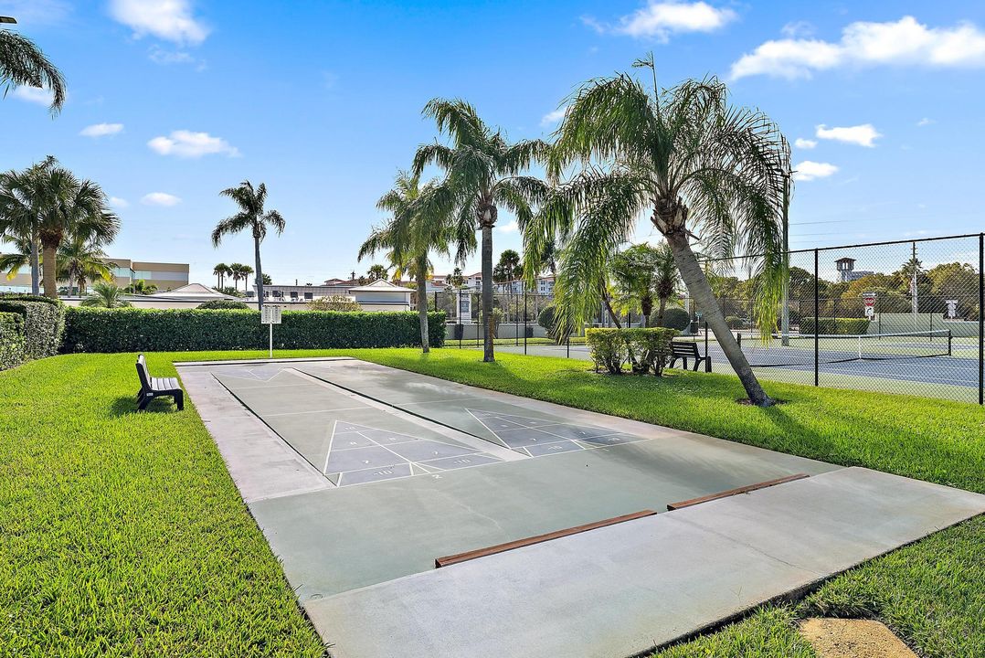 For Sale: $372,500 (2 beds, 2 baths, 1000 Square Feet)