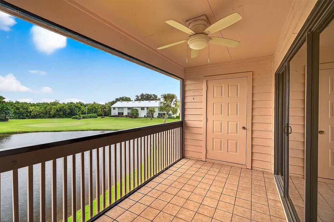 For Sale: $229,000 (2 beds, 2 baths, 1060 Square Feet)