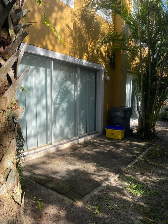 For Rent: $2,700 (3 beds, 2 baths, 1609 Square Feet)