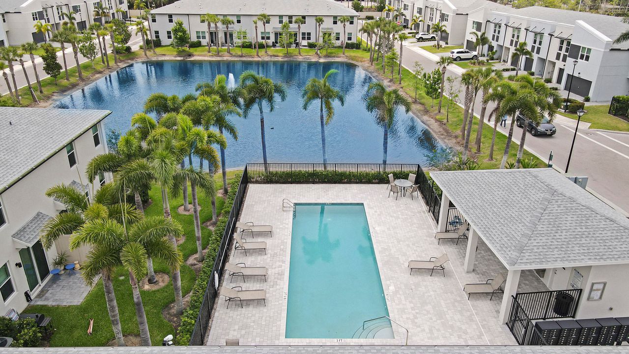 На продажу: $389,999 (3 спален, 2 ванн, 1475 Квадратных фут)