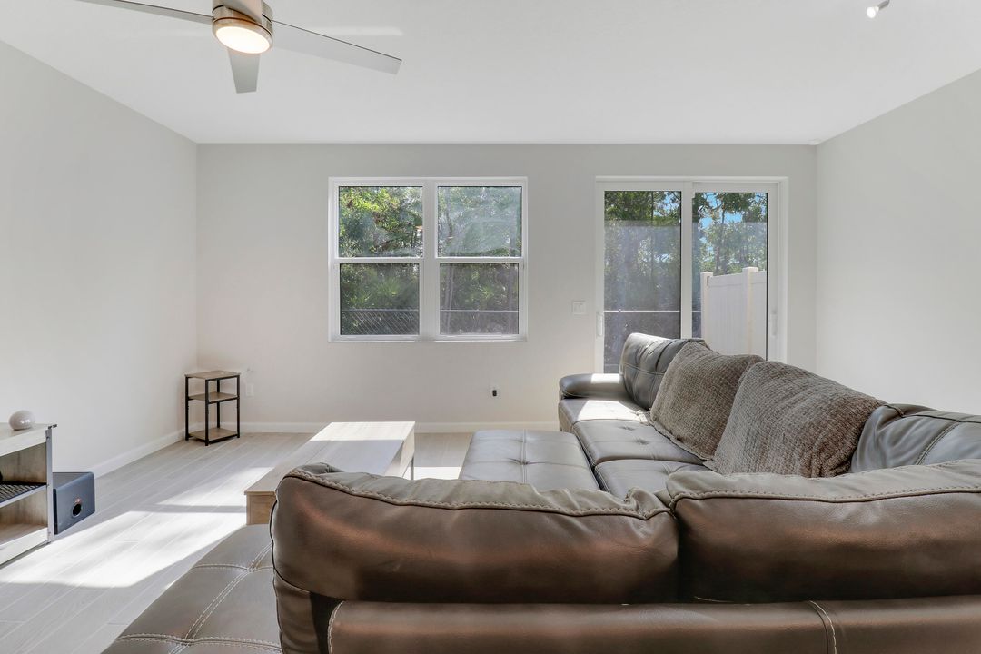 На продажу: $389,999 (3 спален, 2 ванн, 1475 Квадратных фут)