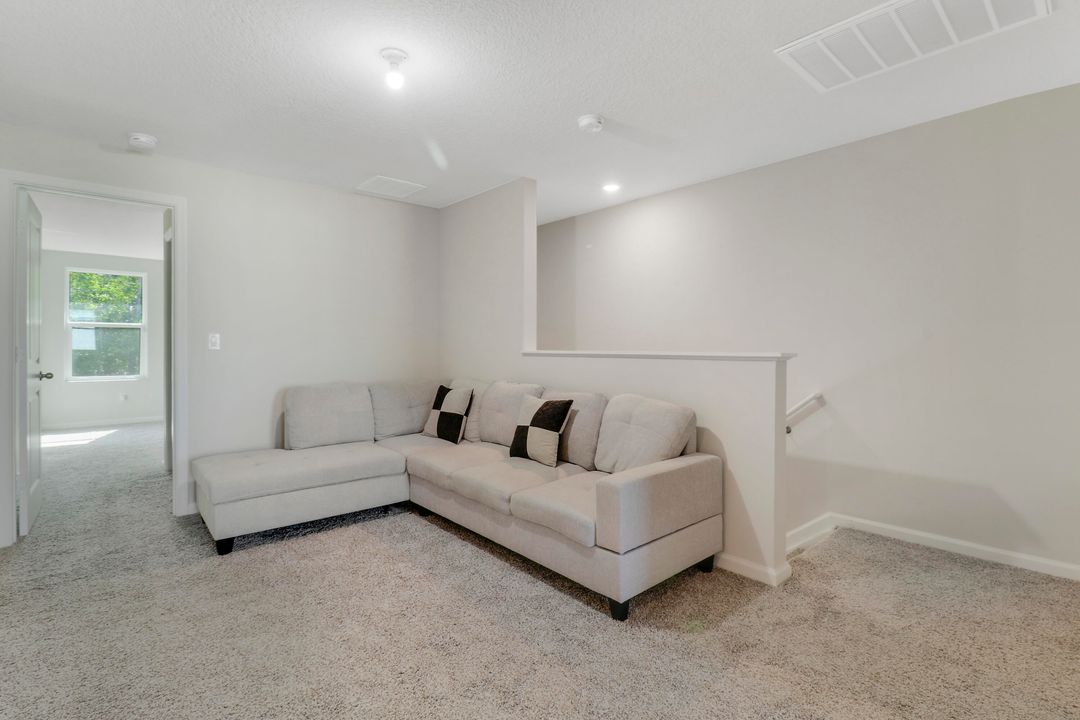 На продажу: $389,999 (3 спален, 2 ванн, 1475 Квадратных фут)