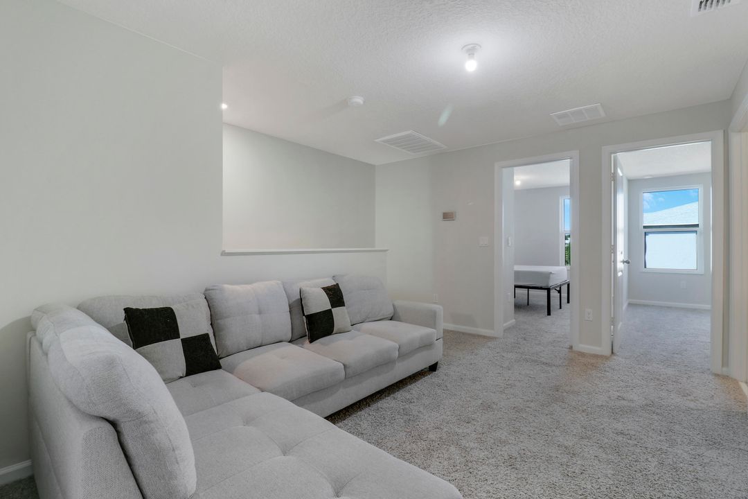 На продажу: $389,999 (3 спален, 2 ванн, 1475 Квадратных фут)