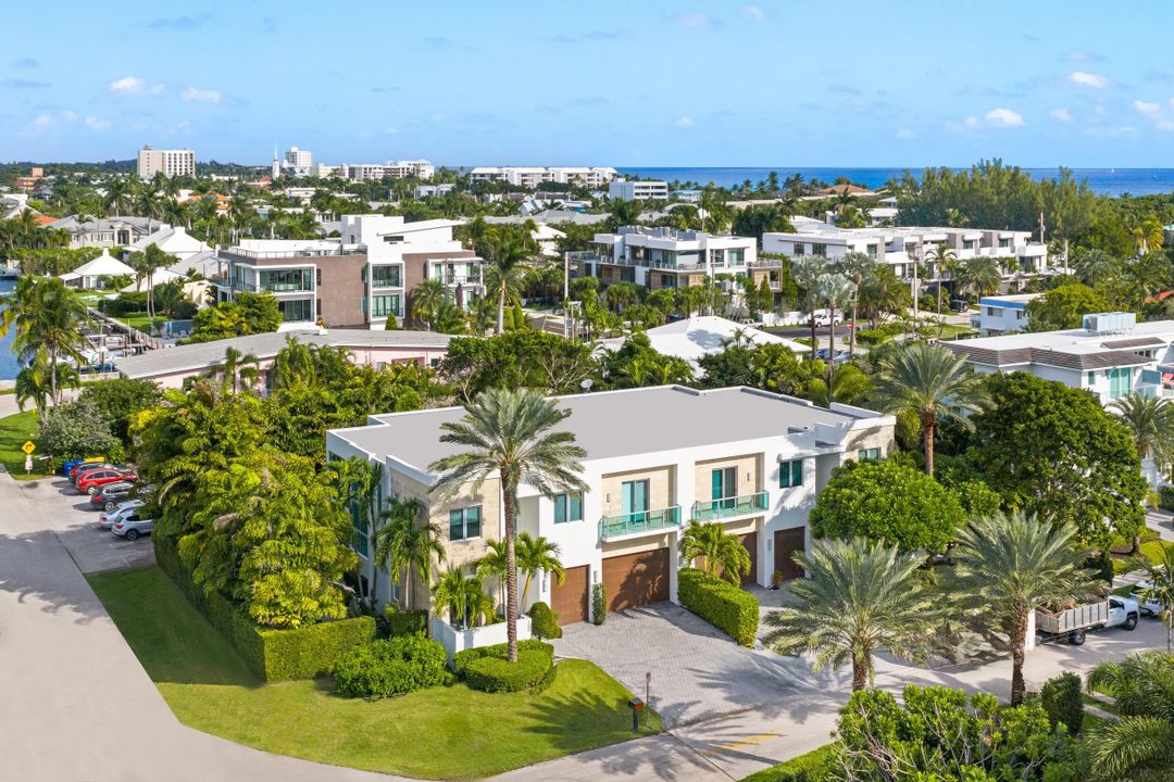 For Sale: $5,850,000 (5 beds, 6 baths, 4740 Square Feet)