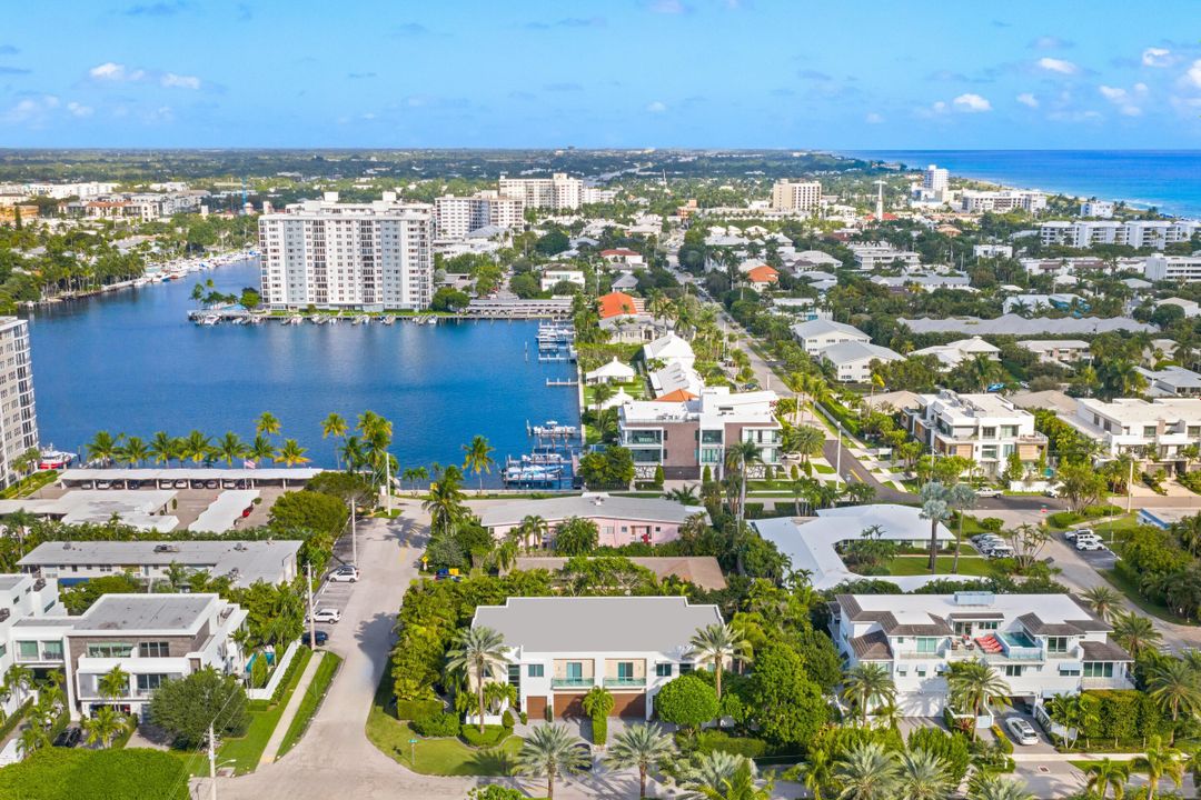 For Sale: $5,850,000 (5 beds, 6 baths, 4740 Square Feet)