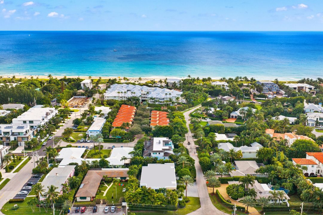 For Sale: $5,850,000 (5 beds, 6 baths, 4740 Square Feet)