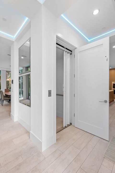 For Sale: $5,850,000 (5 beds, 6 baths, 4740 Square Feet)