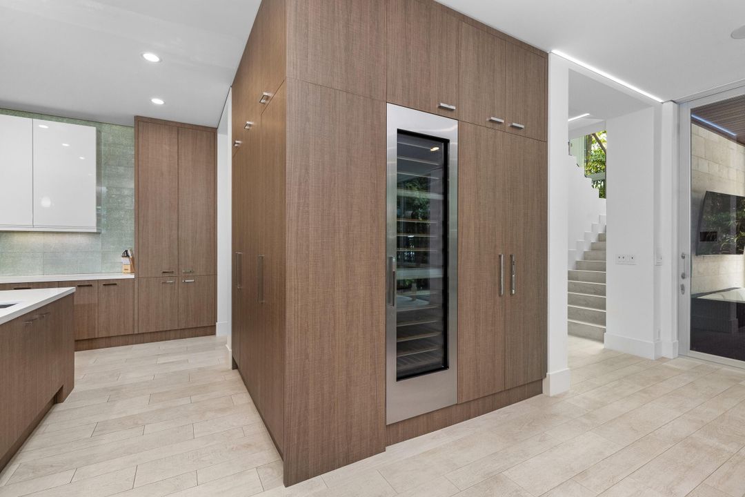 For Sale: $5,850,000 (5 beds, 6 baths, 4740 Square Feet)