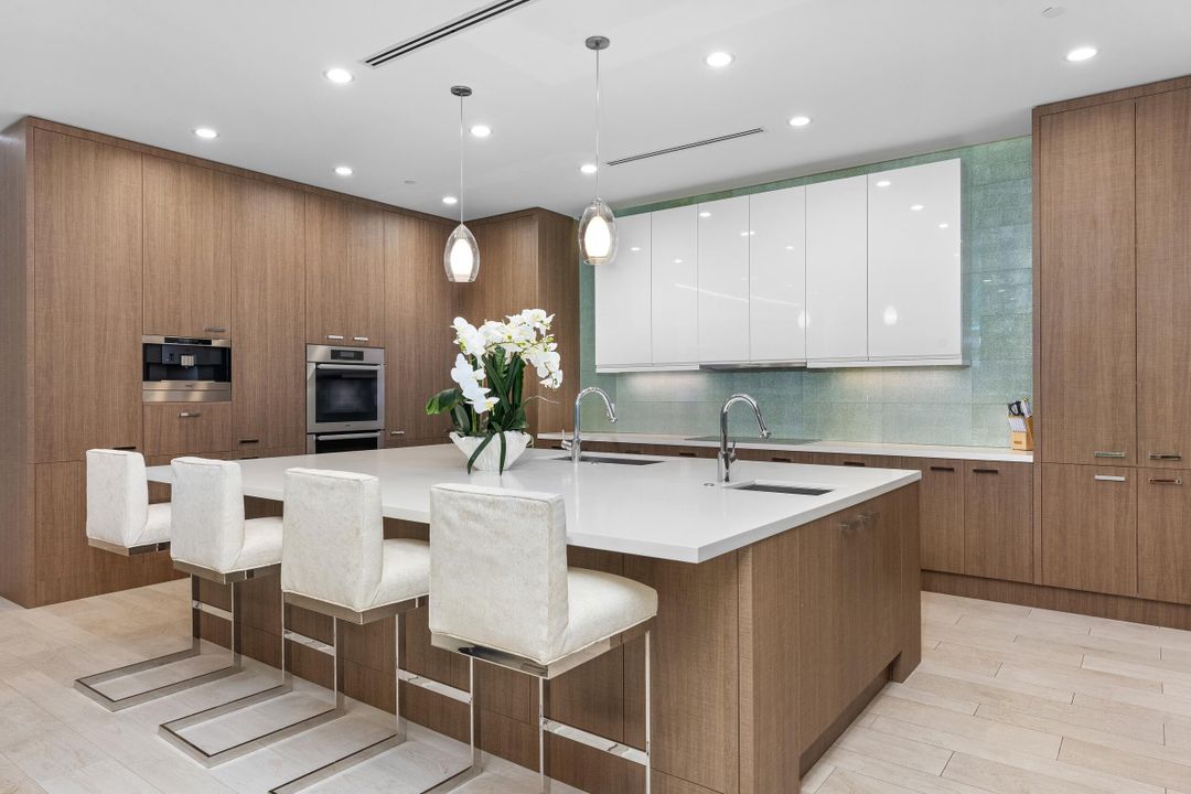 For Sale: $5,850,000 (5 beds, 6 baths, 4740 Square Feet)